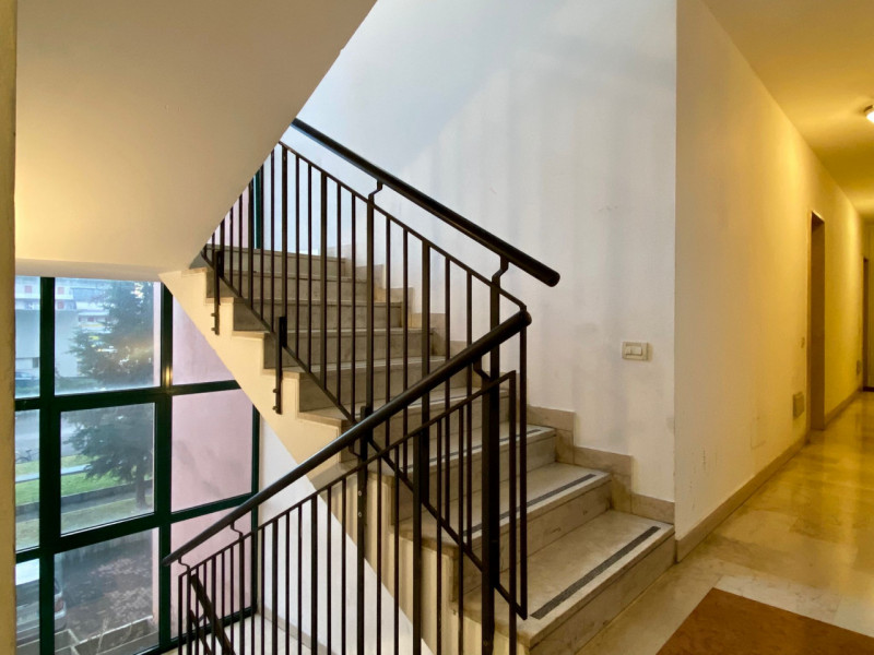 In zona San Lazzaro, comodo al casello autostradale di Vicenza Ovest e alle principali arterie, p...