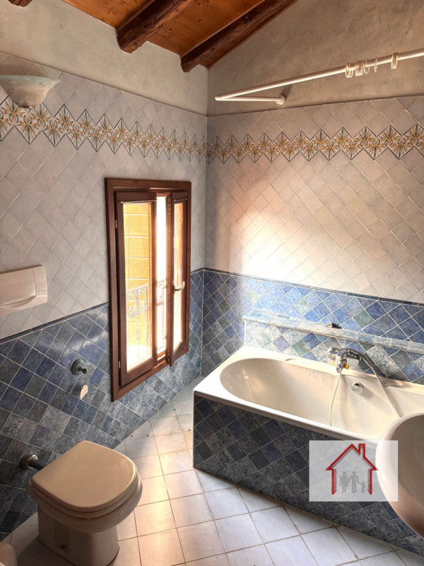 Rif: DB360
X INFO - Denis: 340. 254. 0785 
Proponiamo in vendita una splendida casa a schiera cen...