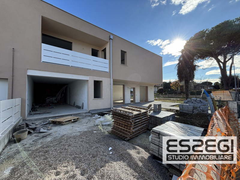 SELVAZZANO DENTRO: Inserita in tranquillo contesto residenziale, con ottimi collegamenti, comoda ...