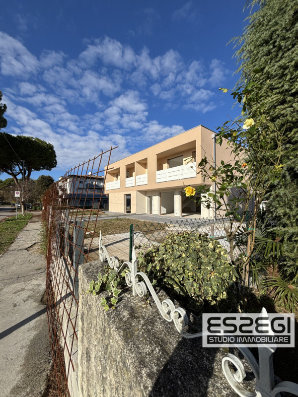 SELVAZZANO DENTRO: Inserita in tranquillo contesto residenziale, con ottimi collegamenti, comoda ...