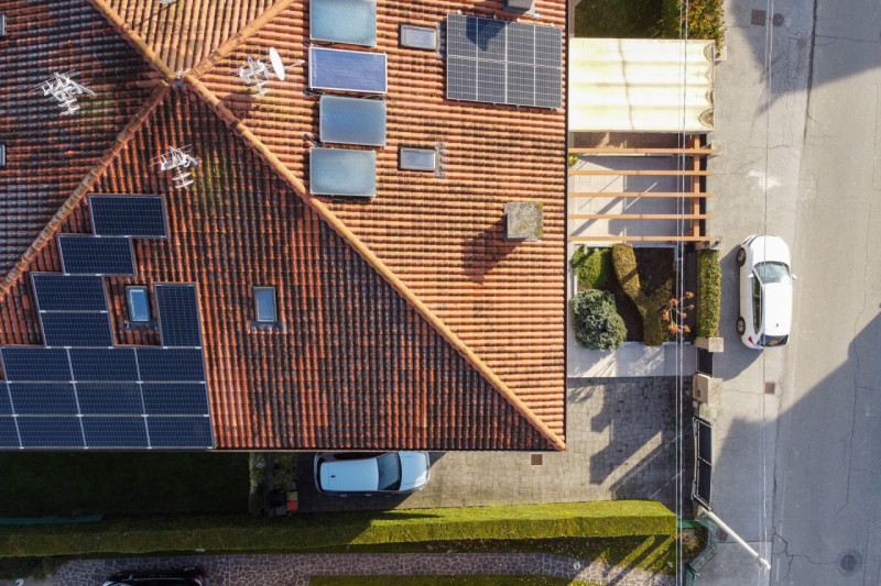 Nel quartiere residenziale di Volparo di Legnaro, a due passi dalle scuole, fermata dell’autobus ...
