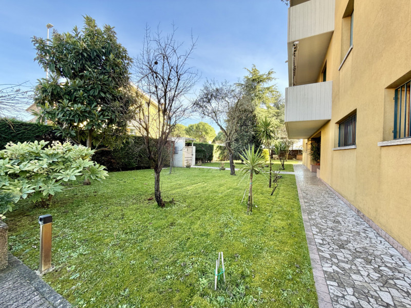 S.AGOSTINO DI ALBIGNASEGO

In centro al quartiere, in piccolo condominio di solo 8 unità, apparta...