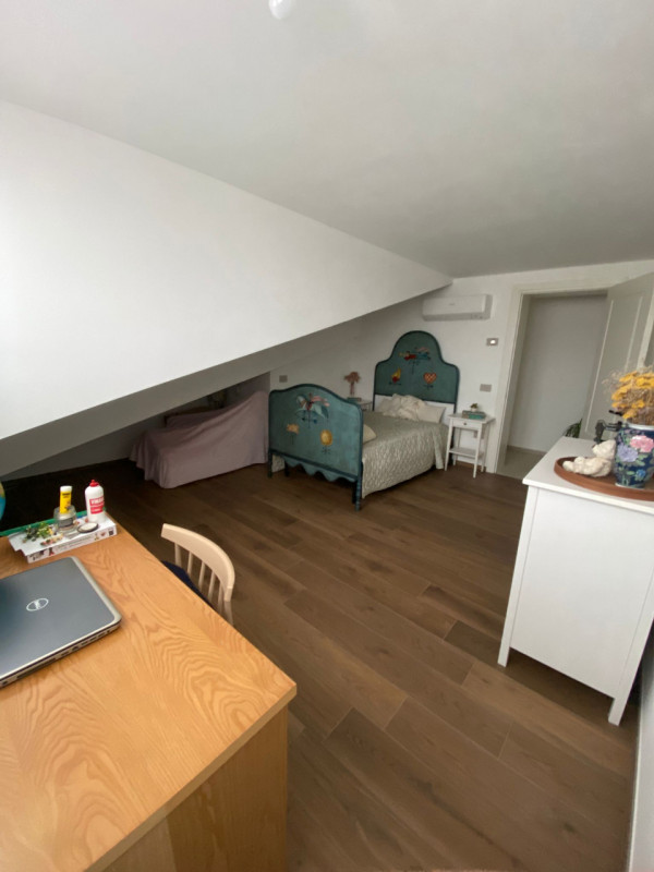 Scopri la tua nuova casa ideale nella tranquilla e ricercata zona di Loreggiola, nel comune di Lo...