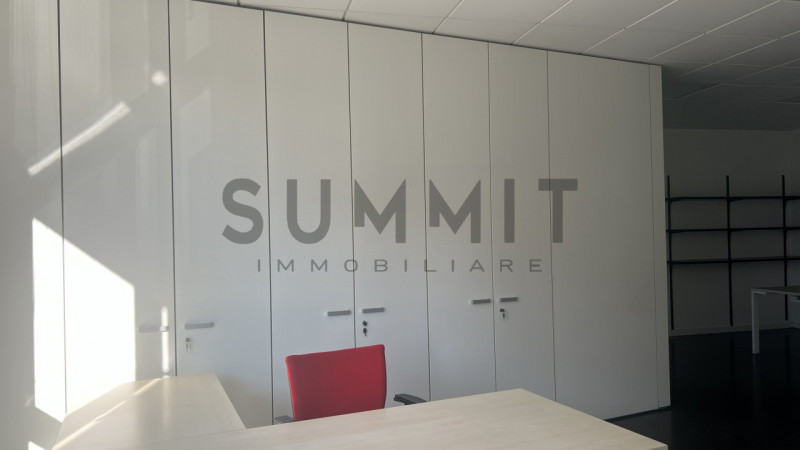 SCHIO: in zona industriale UFFICIO al piano primo arredato con ascensore. Ideale per studi profes...