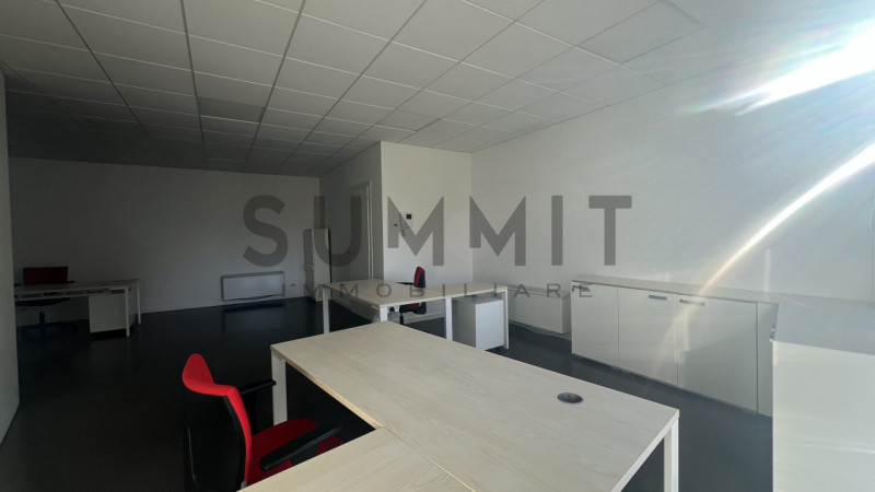 SCHIO: in zona industriale UFFICIO al piano primo arredato con ascensore. Ideale per studi profes...