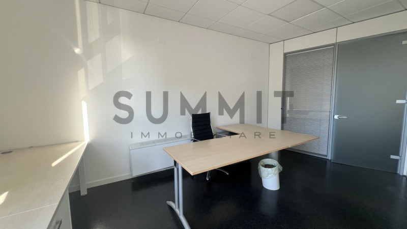 SCHIO: in zona industriale UFFICIO al piano primo arredato con ascensore. Ideale per studi profes...