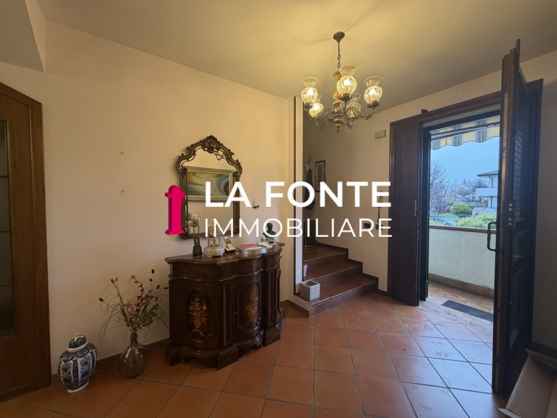 PERAGA DI VIGONZA proponiamo una PORZIONE DI BIFAMILIARE sviluppata su tre livelli per un totale ...