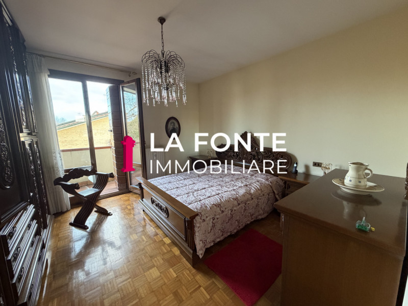 PERAGA DI VIGONZA proponiamo una PORZIONE DI BIFAMILIARE, libera subito, sviluppata su tre livell...