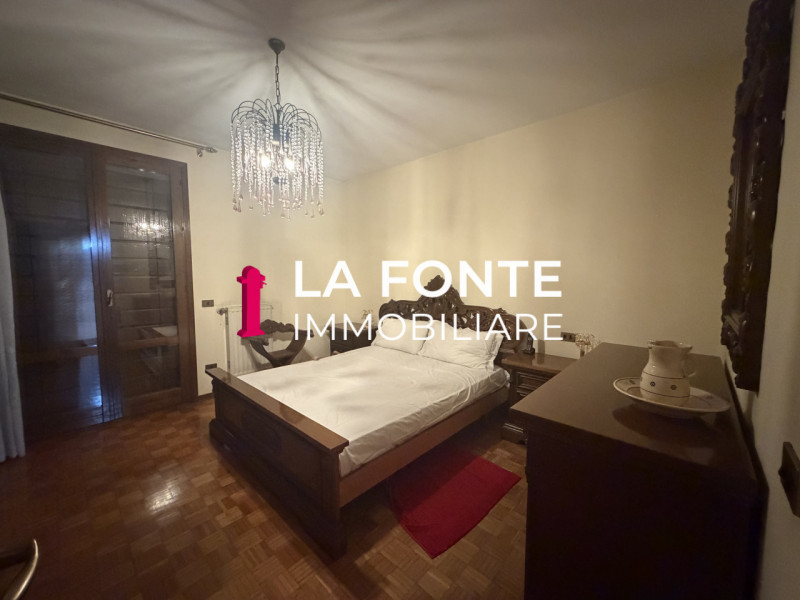 PERAGA DI VIGONZA proponiamo una PORZIONE DI BIFAMILIARE sviluppata su tre livelli per un totale ...