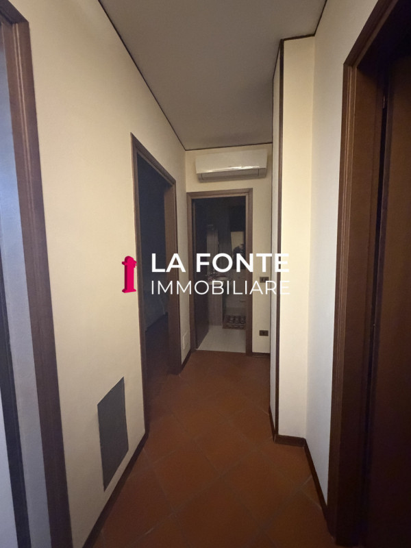 PERAGA DI VIGONZA proponiamo una PORZIONE DI BIFAMILIARE, libera subito, sviluppata su tre livell...