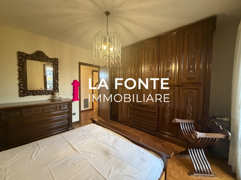 PERAGA DI VIGONZA proponiamo una PORZIONE DI BIFAMILIARE sviluppata su tre livelli per un totale ...