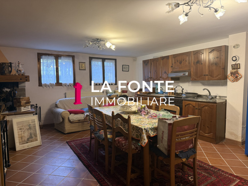 PERAGA DI VIGONZA proponiamo una PORZIONE DI BIFAMILIARE, libera subito, sviluppata su tre livell...