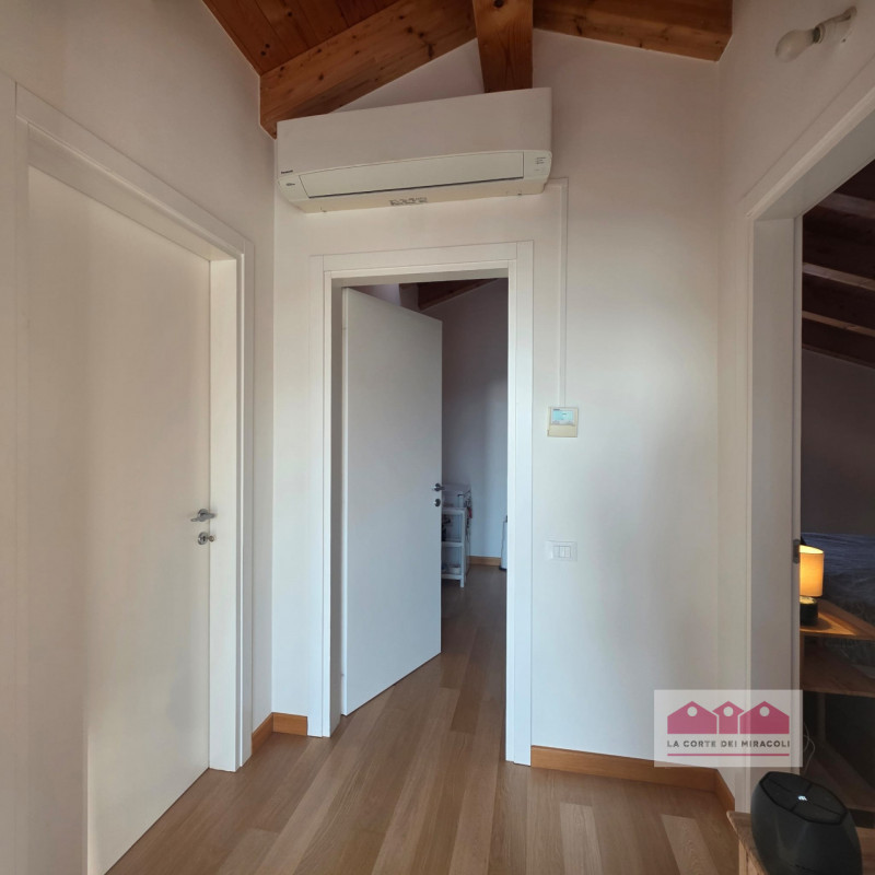 VICENZA, VIALE TRENTO: IN POSIZIONE INTERNA MOLTO TRANQUILLA, AFFASCINANTE VILLA IN STILE LIBERTY...