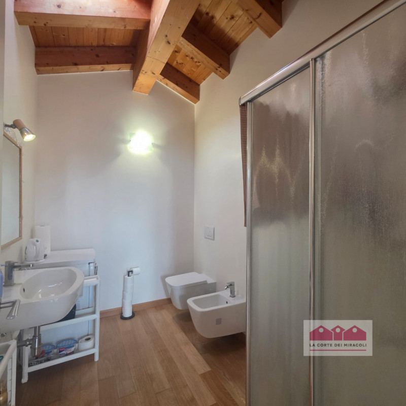 VICENZA, VIALE TRENTO: IN POSIZIONE INTERNA MOLTO TRANQUILLA, AFFASCINANTE VILLA IN STILE LIBERTY...