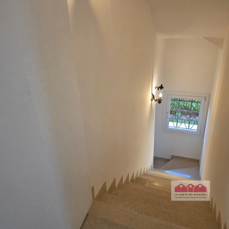 VICENZA, VIALE TRENTO: IN POSIZIONE INTERNA MOLTO TRANQUILLA, AFFASCINANTE VILLA IN STILE LIBERTY...