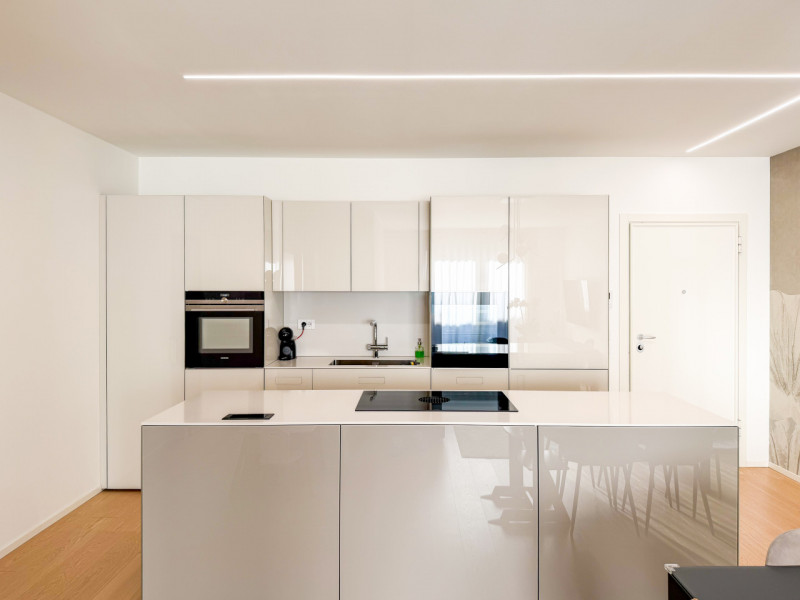 (Per INFO Cristina 3389226442) Ad Albignasego, località Ferri, in moderno contesto lussuoso e com...