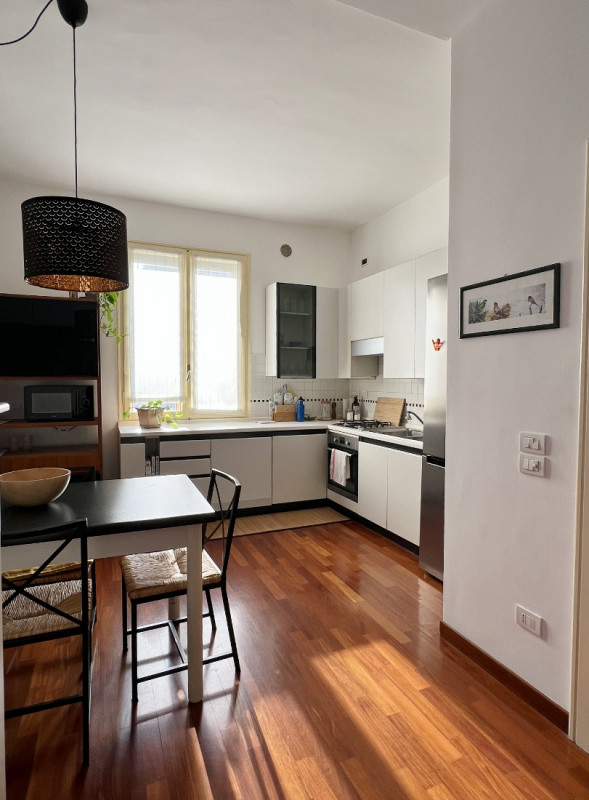 BICAMERE  CON CANTINA IN VENDITA NEL SERVITISSIMO QUARTIERE DI SANTA BERTILLA - 
In contesto anni...