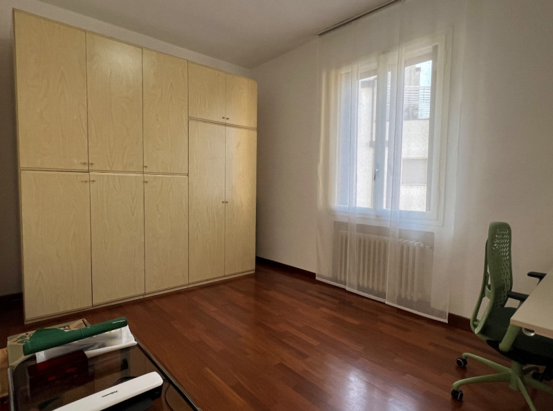 BICAMERE  CON CANTINA IN VENDITA NEL SERVITISSIMO QUARTIERE DI SANTA BERTILLA - 
In contesto anni...