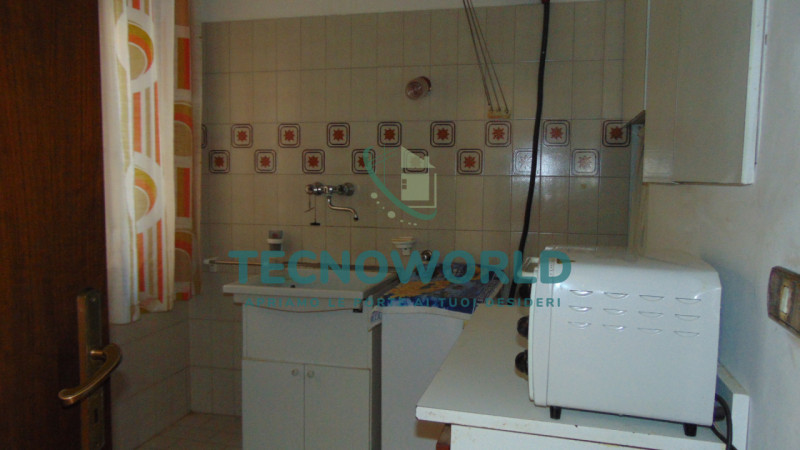 Scopri questa splendida casa a schiera situata nel cuore di Thiene. Con una superficie totale 240...