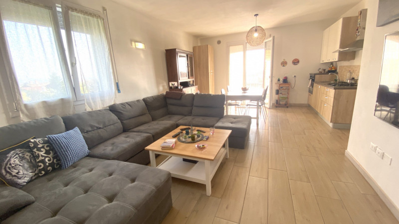 THIENE: proponiamo un appartamento signorile di ben 90 mq situato al piano secondo di un edificio...