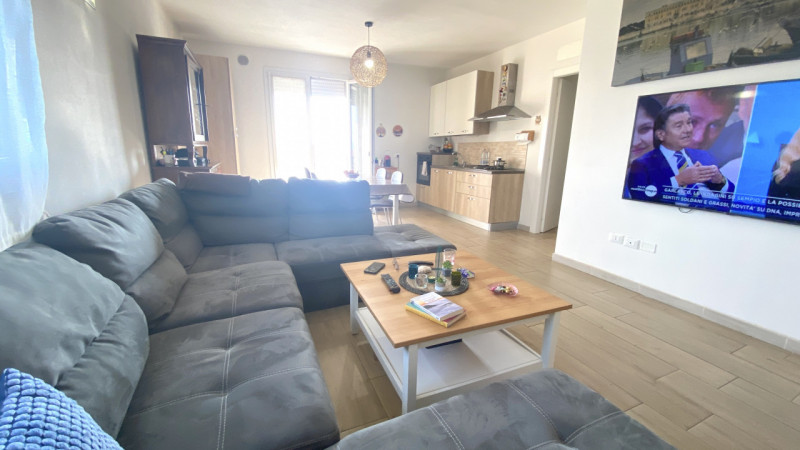 THIENE: proponiamo un appartamento signorile di ben 90 mq situato al piano secondo di un edificio...