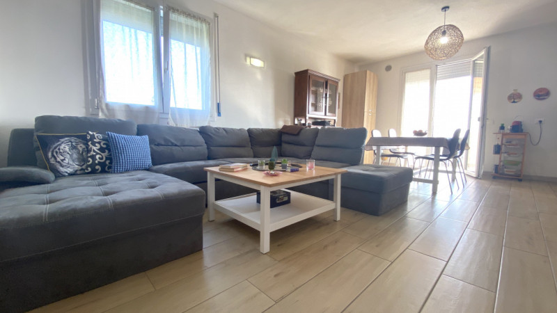 THIENE: proponiamo un appartamento signorile di ben 90 mq situato al piano secondo di un edificio...