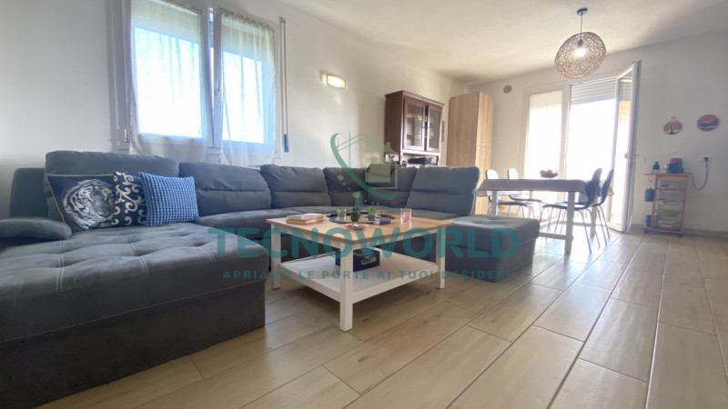 THIENE: proponiamo un appartamento signorile di ben 90 mq situato al piano secondo di un edificio...