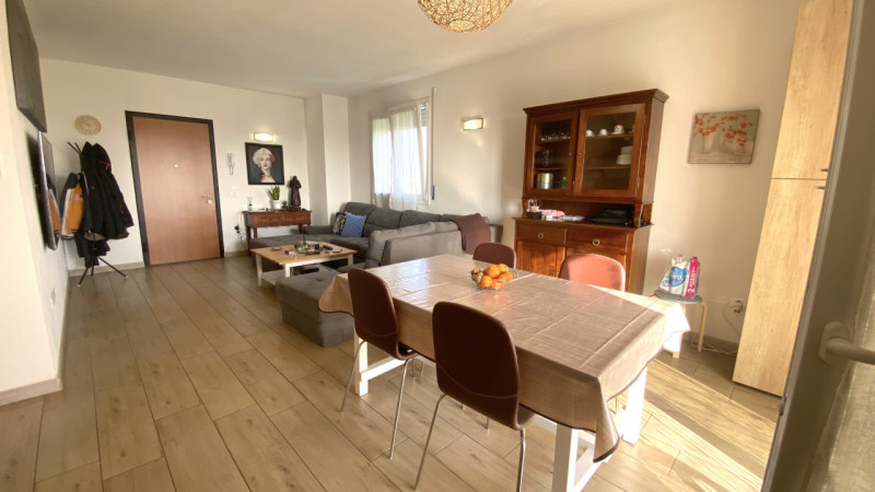 THIENE: proponiamo un appartamento signorile di ben 90 mq situato al piano secondo di un edificio...