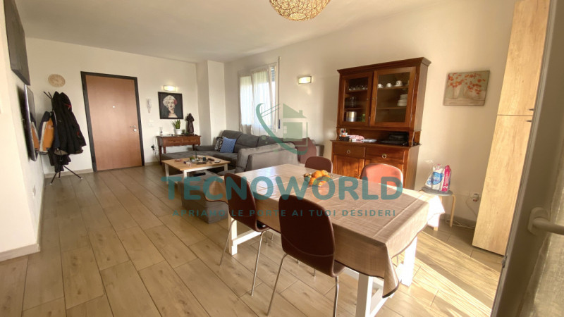 THIENE: proponiamo un appartamento signorile di ben 90 mq situato al piano secondo di un edificio...