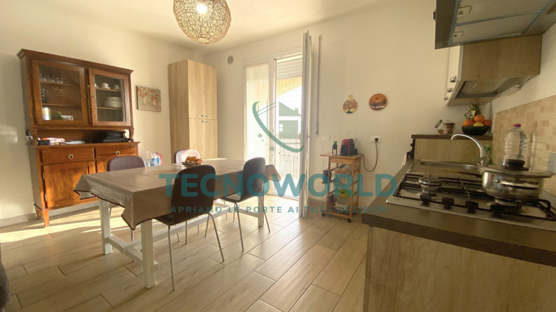 THIENE: proponiamo un appartamento signorile di ben 90 mq situato al piano secondo di un edificio...