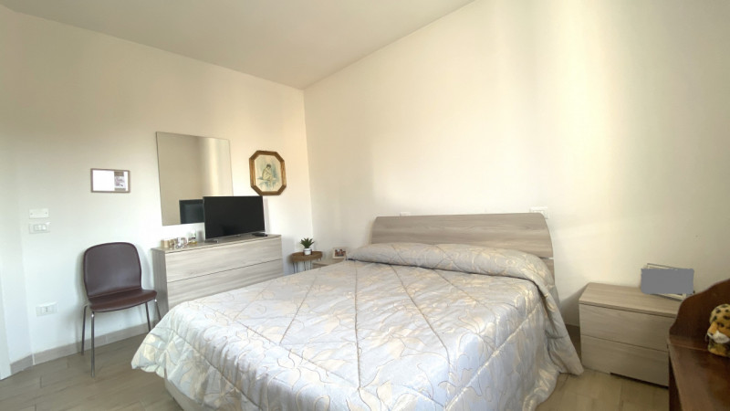 THIENE: proponiamo un appartamento signorile di ben 90 mq situato al piano secondo di un edificio...