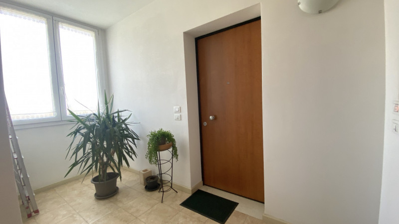 THIENE: proponiamo un appartamento signorile di ben 90 mq situato al piano secondo di un edificio...