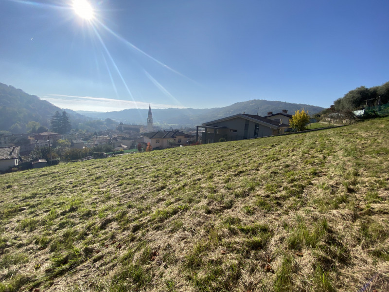 CALVENE: proponiamo un ampio terreno residenziale in vendita, perfetto per chi desidera realizzar...