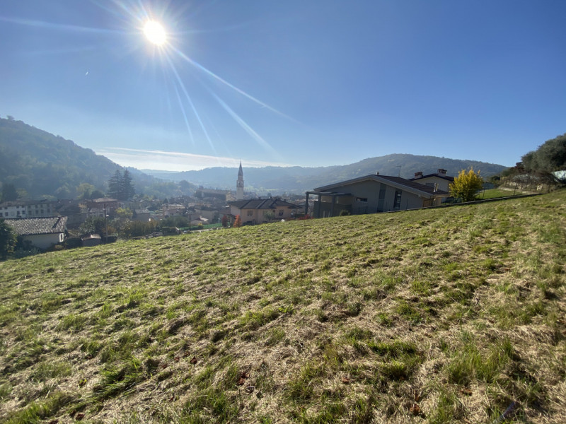 CALVENE: proponiamo un ampio terreno residenziale in vendita, perfetto per chi desidera realizzar...