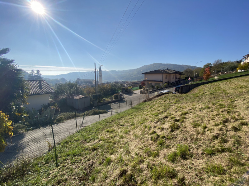 CALVENE: proponiamo un ampio terreno residenziale in vendita, perfetto per chi desidera realizzar...