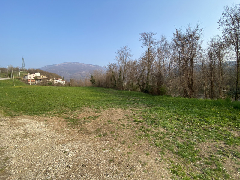 LUGO DI VICENZA. Disponibile terreno agricolo di oltre 20.858mq con prato, pascolo e boschetto in...