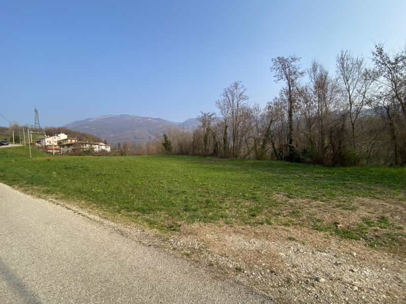 LUGO DI VICENZA. Disponibile terreno agricolo di oltre 20.858mq con prato, pascolo e boschetto in...