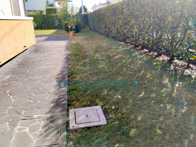 THIENE: In zona residenziale tranquilla ma comoda ai servizi, appartamento di 90 mq situato al pi...