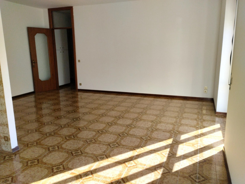 THIENE: In zona residenziale tranquilla ma comoda ai servizi, appartamento di 90 mq situato al pi...