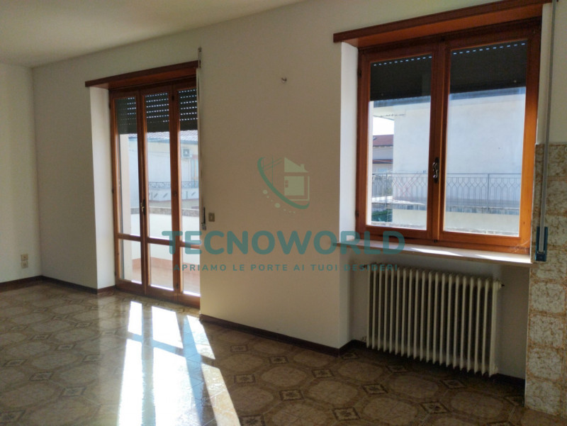 THIENE: In zona residenziale tranquilla ma comoda ai servizi, appartamento di 90 mq situato al pi...