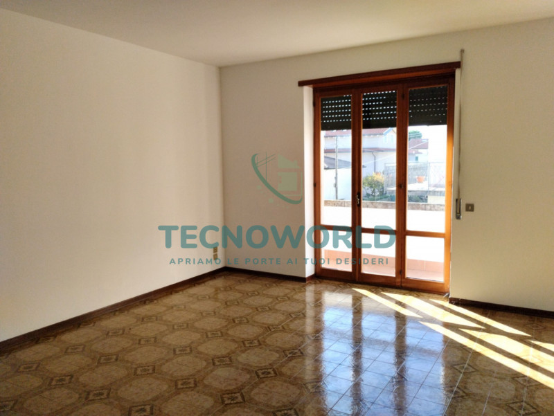 THIENE: In zona residenziale tranquilla ma comoda ai servizi, appartamento di 90 mq situato al pi...