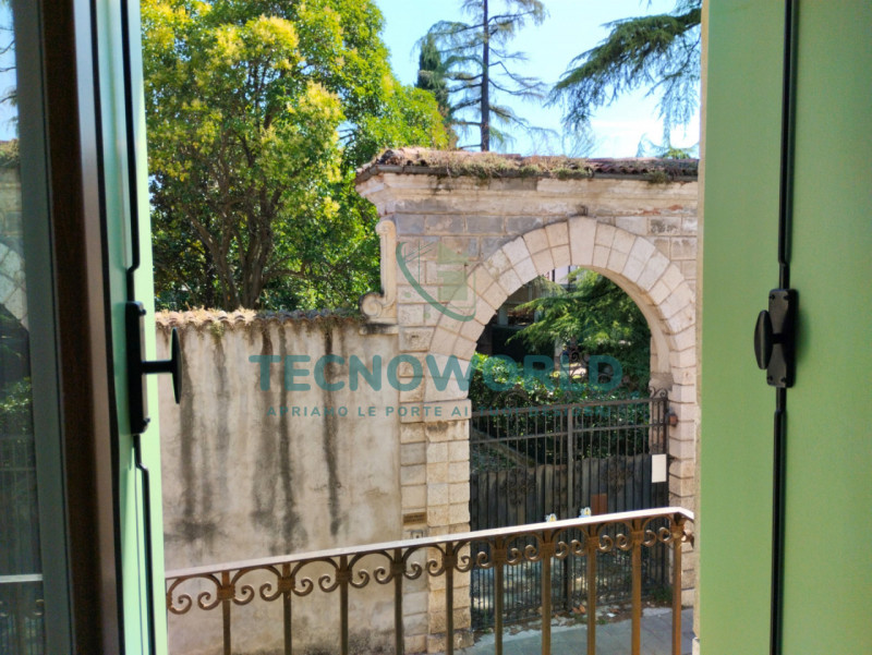 Nel cuore pulsante di Thiene, proponiamo in vendita un appartamento signorile che rappresenta una...