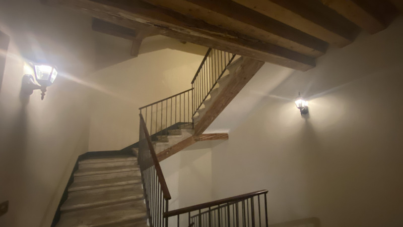 Nel cuore pulsante di Thiene, proponiamo in vendita un appartamento signorile che rappresenta una...