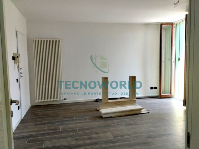 Nel cuore pulsante di Thiene, proponiamo in vendita un appartamento signorile che rappresenta una...