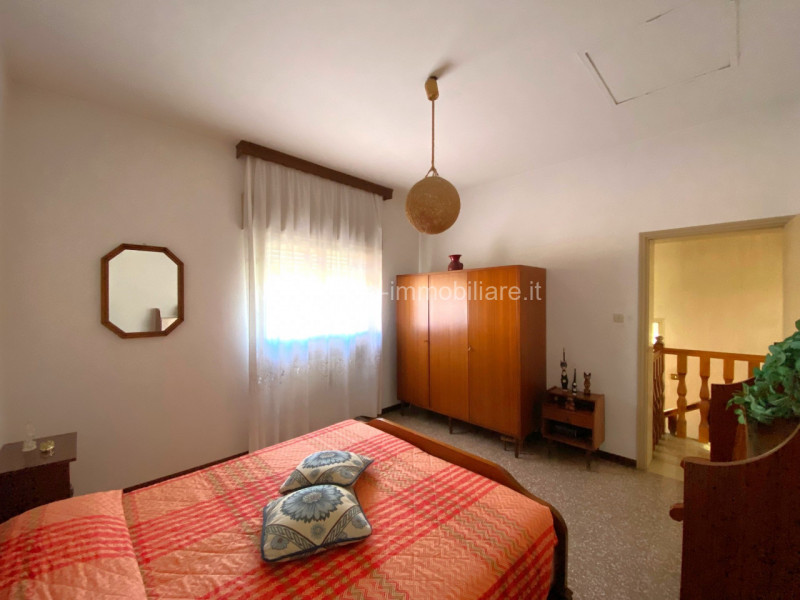 Porzione di Bifamiliare con Superficie Abitativa di 150 mq in Centro a Lozzo Atestino

Si propone...