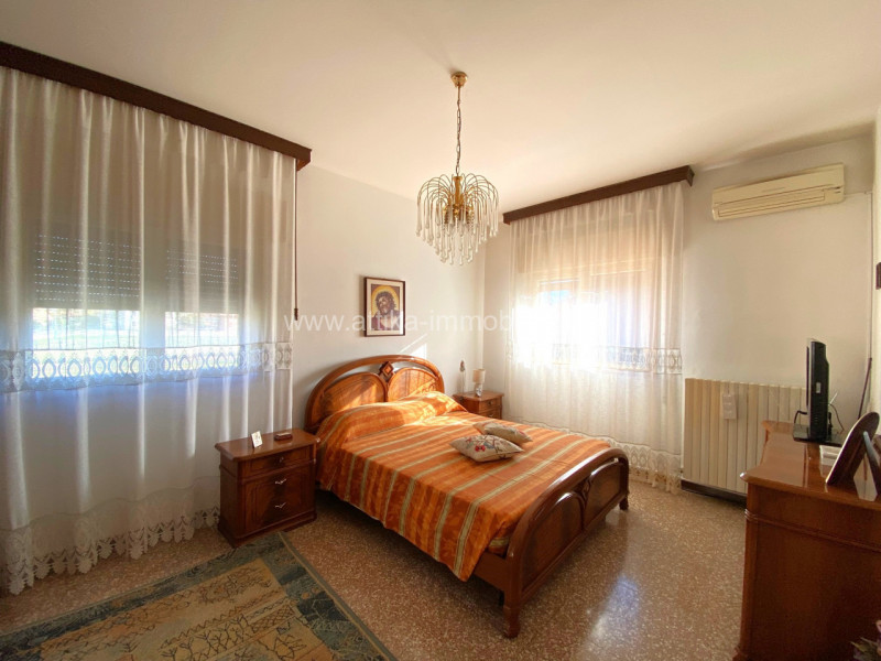 Porzione di Bifamiliare con Superficie Abitativa di 150 mq in Centro a Lozzo Atestino

Si propone...