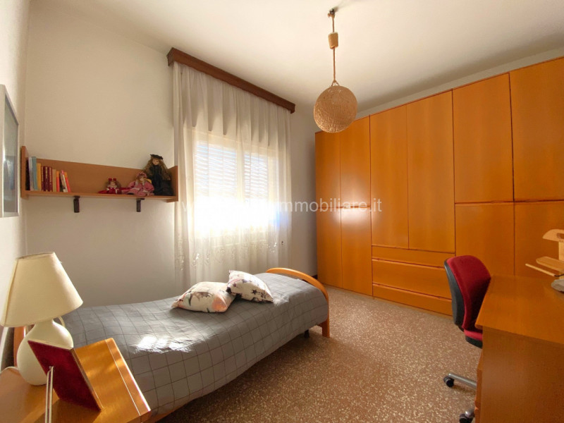 Porzione di Bifamiliare con Superficie Abitativa di 150 mq in Centro a Lozzo Atestino

Si propone...