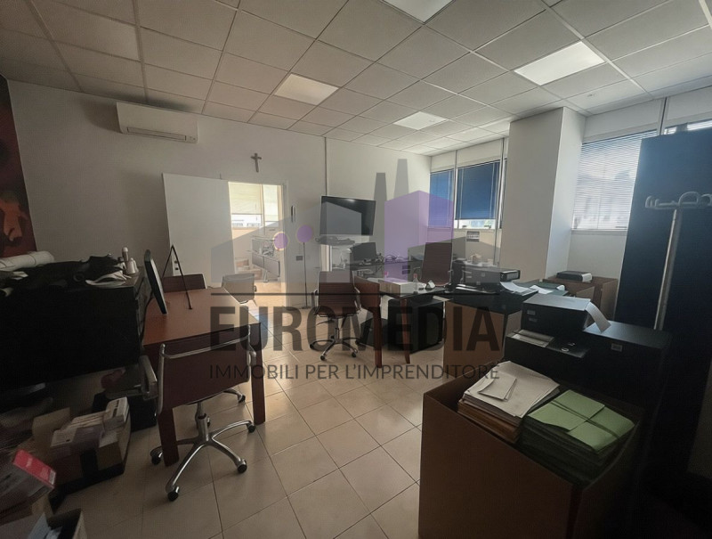 Rif. 1432 – ANTONIO – Per informazioni: 338.4892021
EUROMEDIA propone in locazione un interessant...