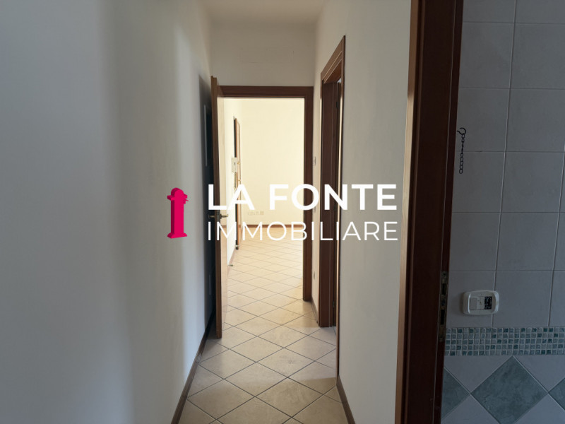 STRA in posizione centralissima e comoda a tutti i principali servizi, proponiamo in vendita un a...