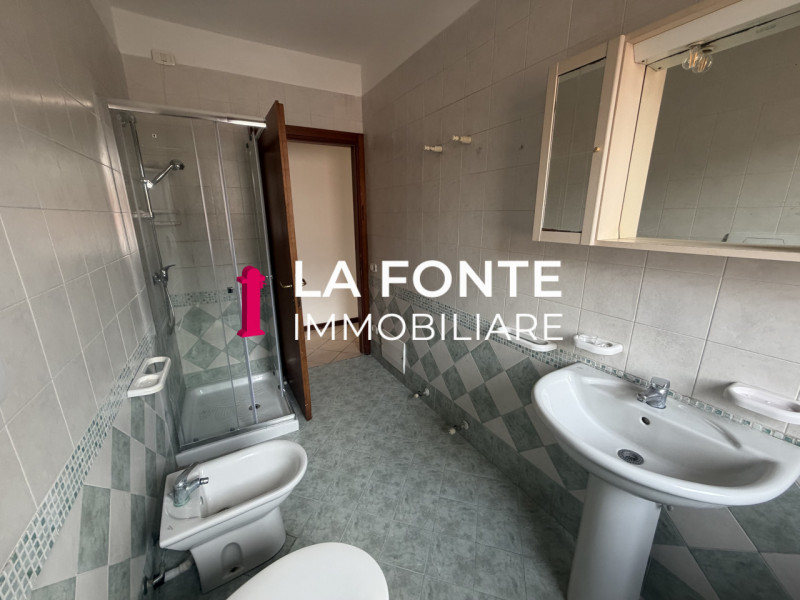 STRA in posizione centralissima e comoda a tutti i principali servizi, proponiamo in vendita un a...